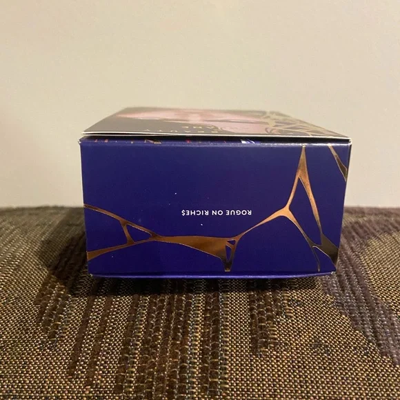 Fenty Beauty x Arcane Gloss Bomb with Caitlyn - Picture 5 of 5